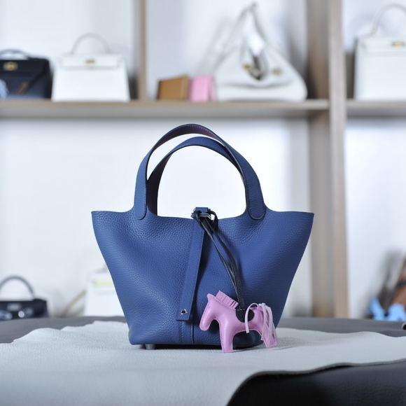 Meet your Posher, Elliot - Picture 1 of 1